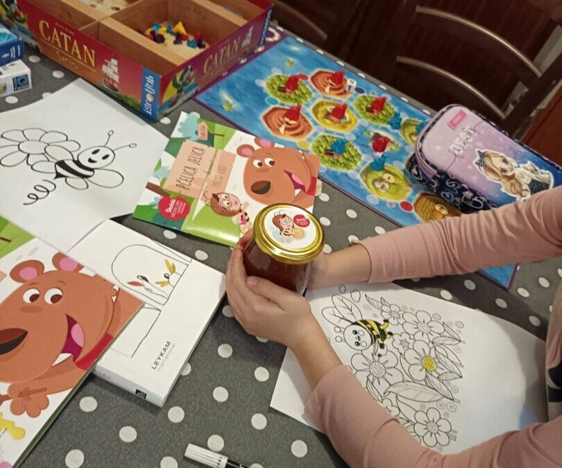 Školski medni dan sa hrvatskih pčelinjaka